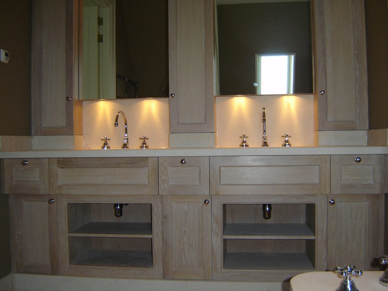 Badkamer crema champagne 2 voskuil natuursteen.1280x0
