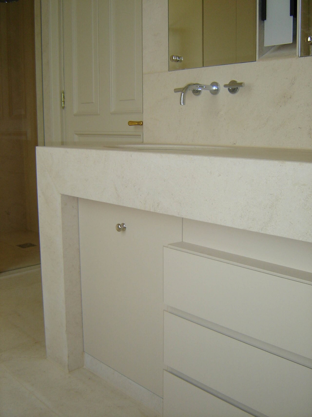 Badkamer mocca creme 2 voskuil natuursteen.1280x0