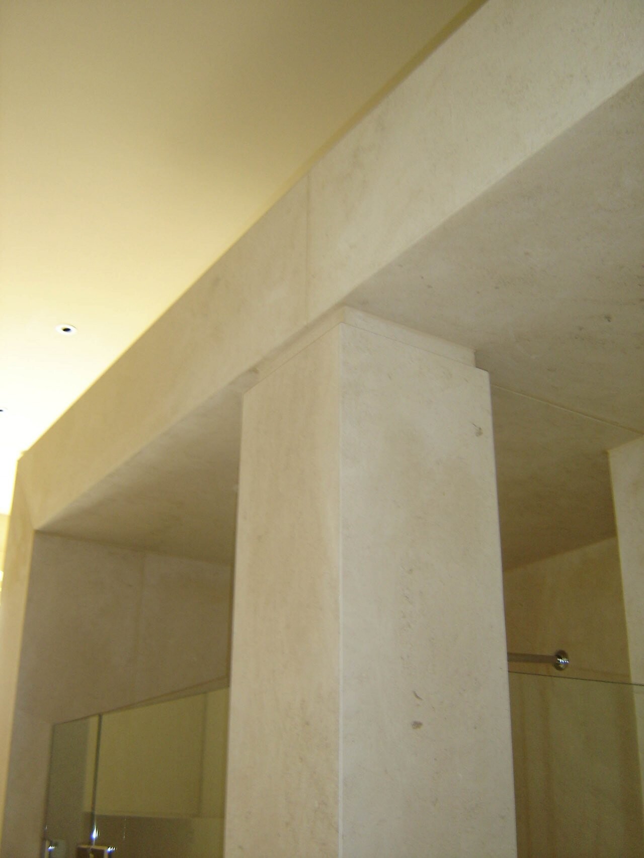 Badkamer mocca creme 3 voskuil natuursteen.1280x0