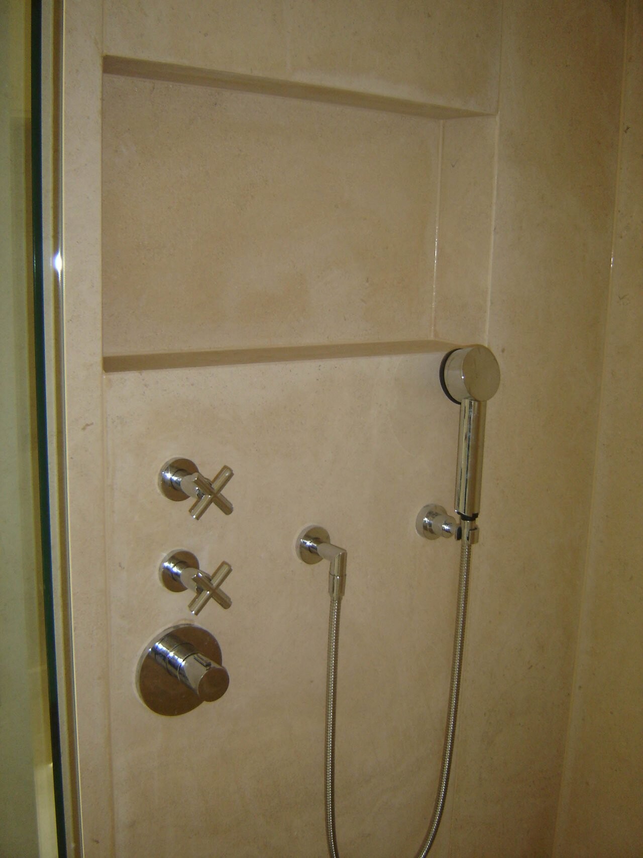 Badkamer mocca creme 4 voskuil natuursteen.1280x0