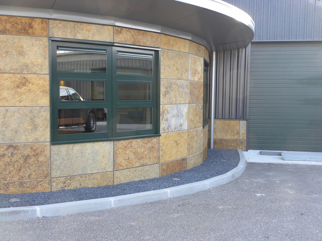 Gevel bekleding duma bv 12 voskuil natuursteen.1280x0