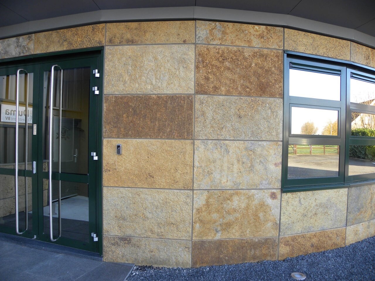 Gevel bekleding duma bv 9 voskuil natuursteen.1280x0