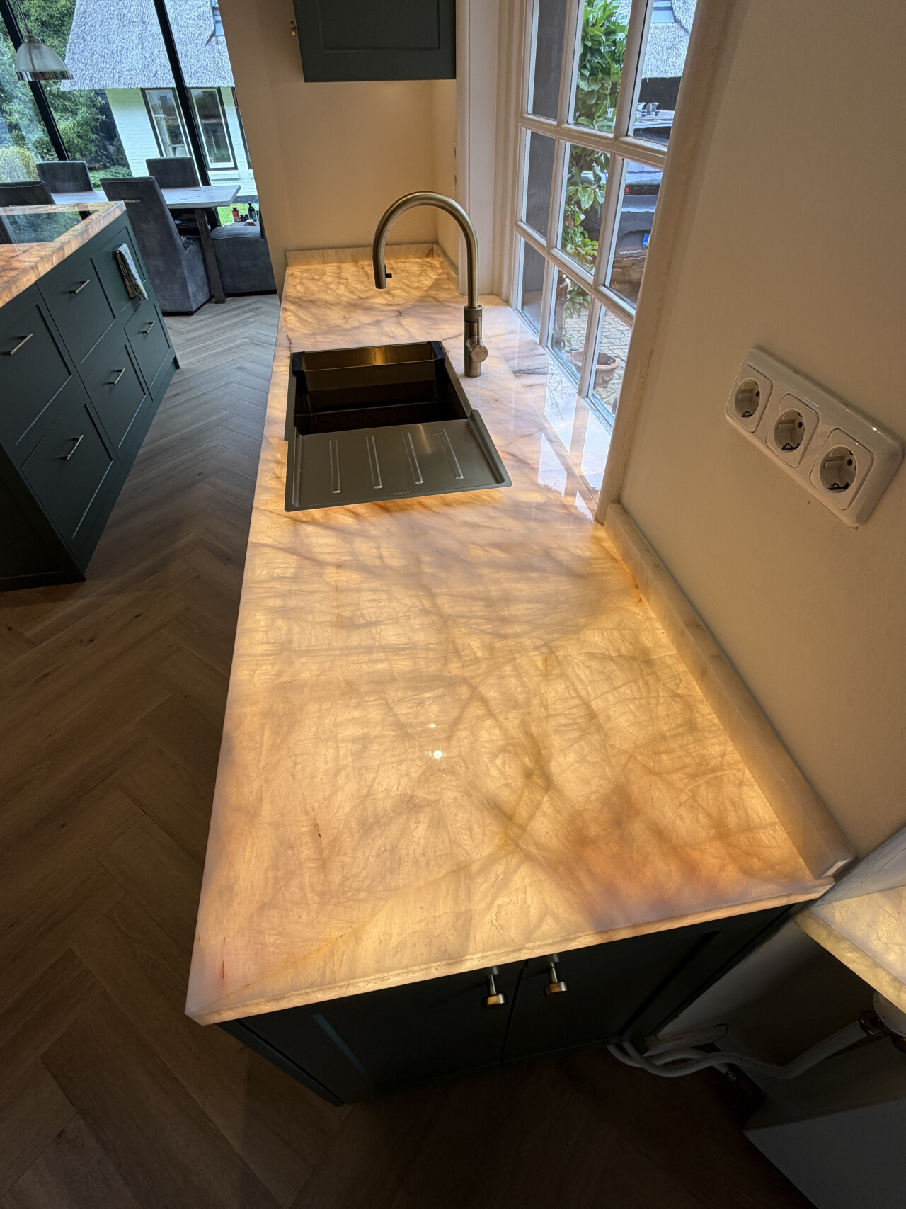 Luxe keuken Cristallo Lumix met backlight VoskuilNatuursteen vakmanschap