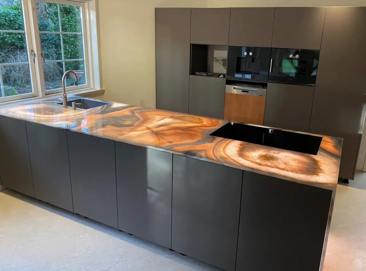 Onyx aanrechtblad voskuil natuursteen