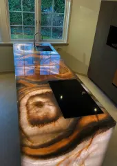 Onyx keuken voskuil natuursteen