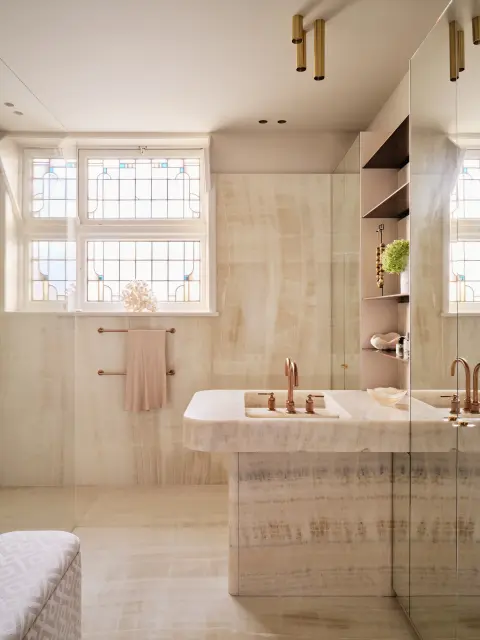 Onyx luxe badkamer voskuil natuursteen